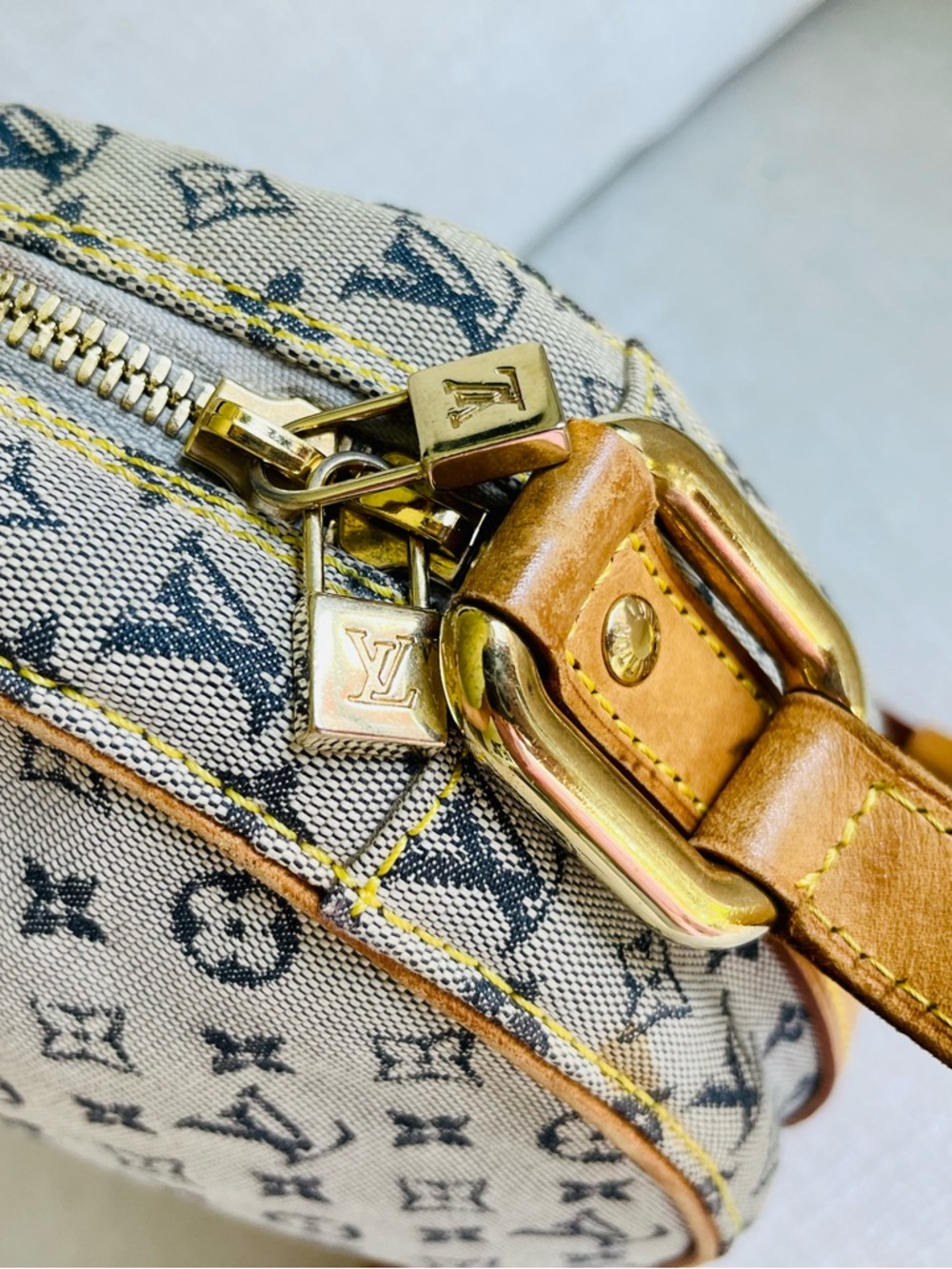 Louis Vuitton Jeane GM Mini Canvas Monogram Round Pochette Bag Blue Crossbody - Picture 6 of 8